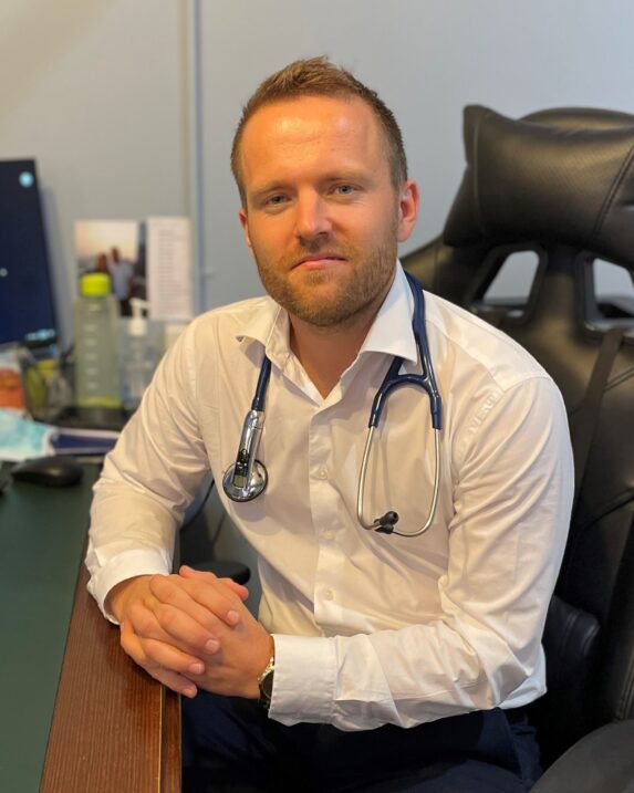 Dr Robert Clark